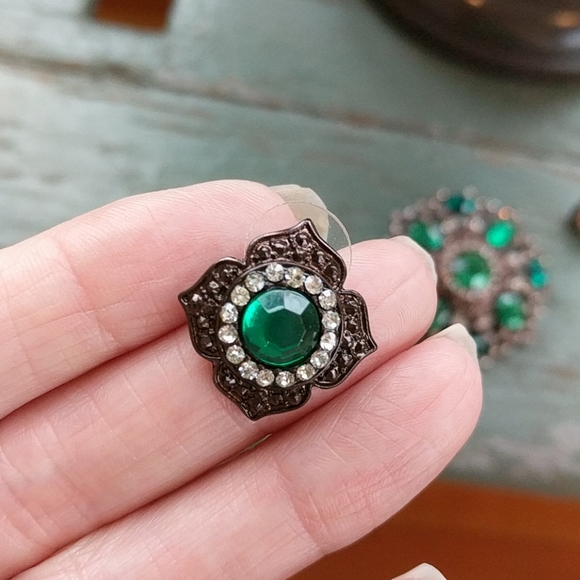 BROOCH & EARRINGS SET! - Picture 3 of 10